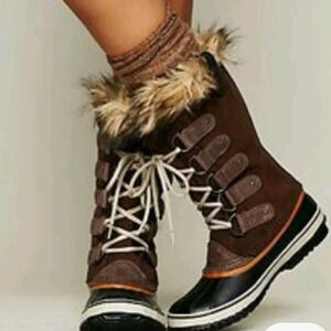 Sorel Winter Boots with Leather and Faux Fur Trim